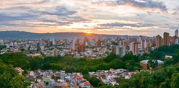 Bucaramanga Hoteles baratos, atardecer en la ciudad