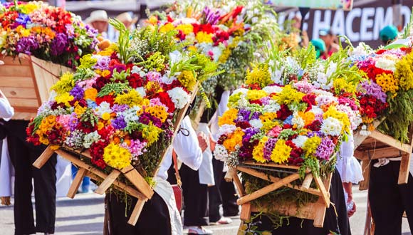 A las fueras de Medellín podrás encontrar un corregimiento en donde se cultivan más de 80 variedades de flores que se exponen en la Feria de las Flores en el mes de Agosto 