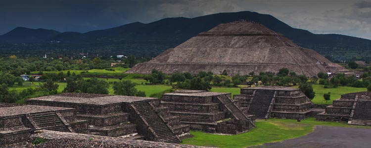 Destinos como como Teotihuacán y otros lugares que te mostrarán el lado colonial de México 