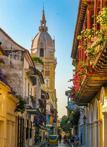 calles y casas coloniales de la ciudad de cartagena en Colombia