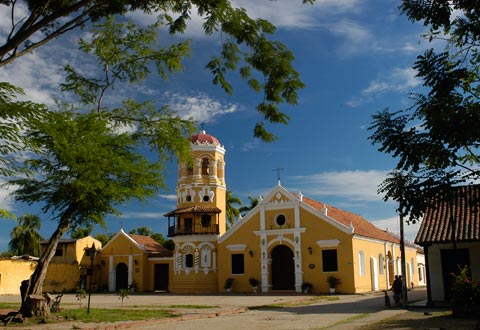 Se encuentra a 5 horas de Cartagena, donde podras conocer sus construcciones coloniales