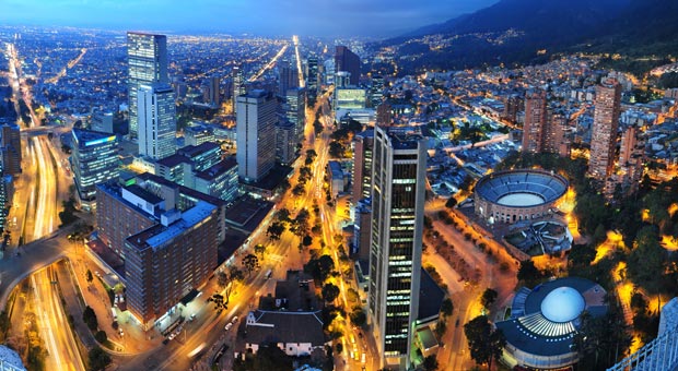 Panorámica de Bogotá en la noche, torre colpatria, calle 26, Plaza de Toros, Planetario, Hotel Tequendama 