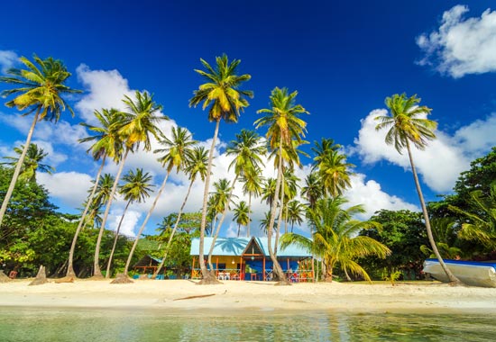 Playa en Providencia, paraíso de Colombia en el Caribe