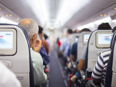 Tips para viajes largos en avión