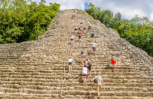 Coba es una zona arqueológica una de las ciudades mayas más grandes 
