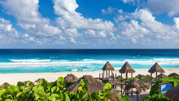 Vista de la Playa Dolphin en Cancún 